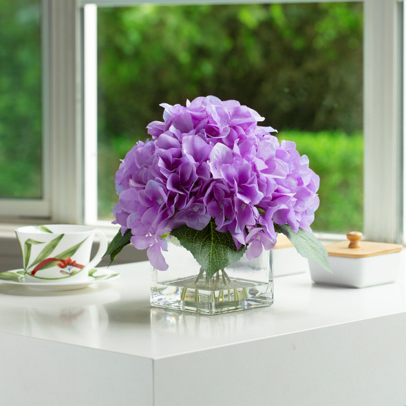 Artificial Silk Hydrangea in Clear Glass Vase With Faux Water (Purple)