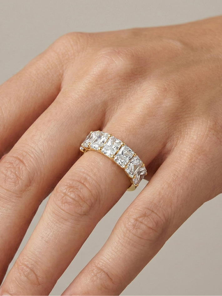 Alight: Pear, Prong, Halo