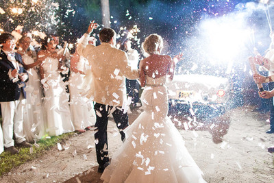 Make Wedding Memories Pop with Confetti Cannons