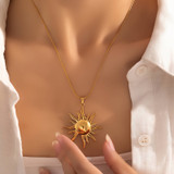 Clara Sun Necklace – Gold
