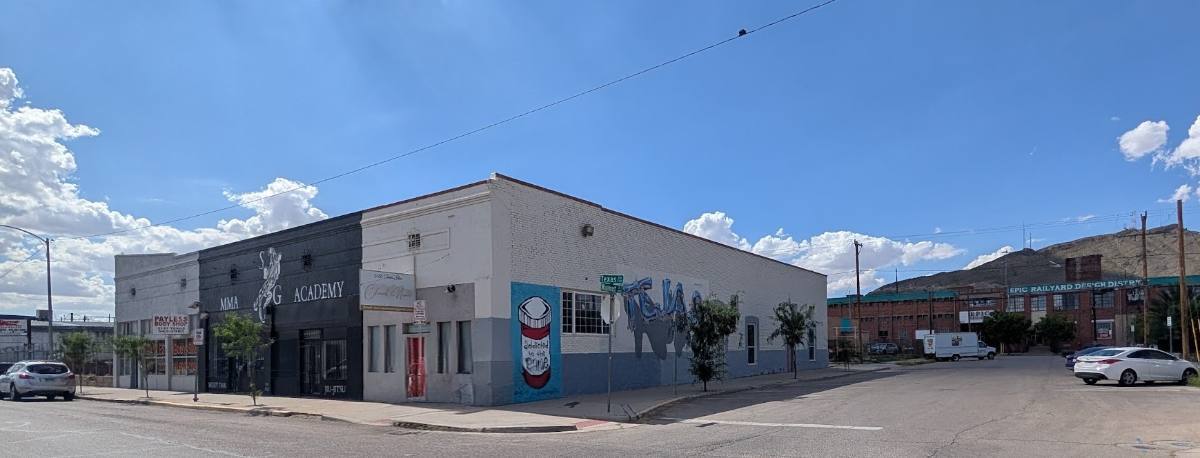 2127 Texas Ave, Work spaces