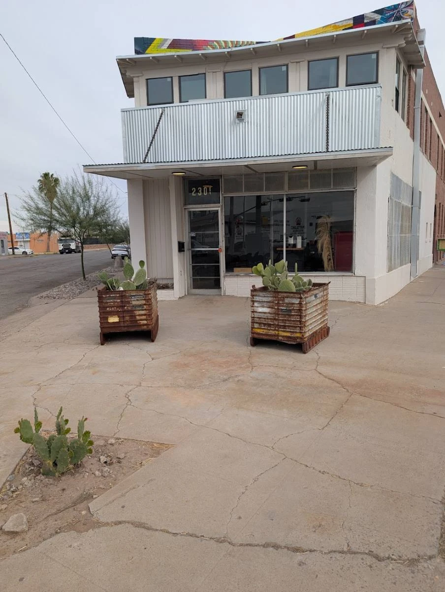 2301 Alameda Ave, Retail storefront
