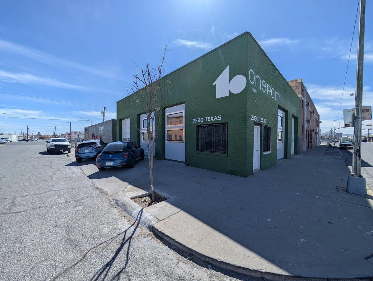 2330 Texas Ave, Workspace with roll-up doors