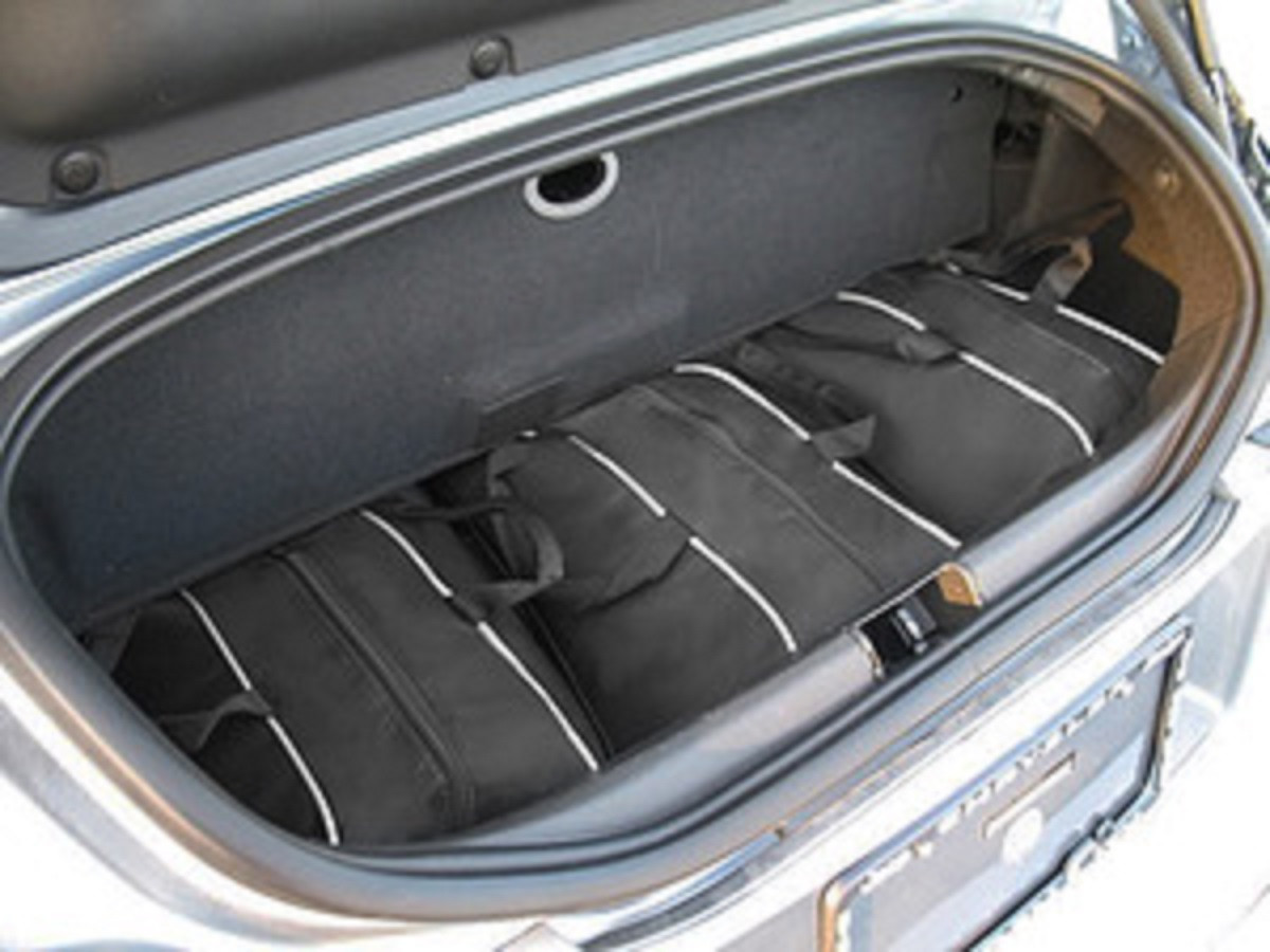 chrysler crossfire luggage set for sale