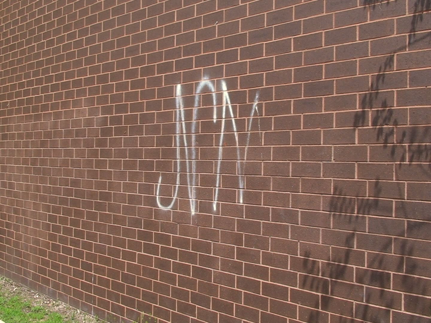Demos: Elephant Snot graffiti remover | Graffiti Solutions