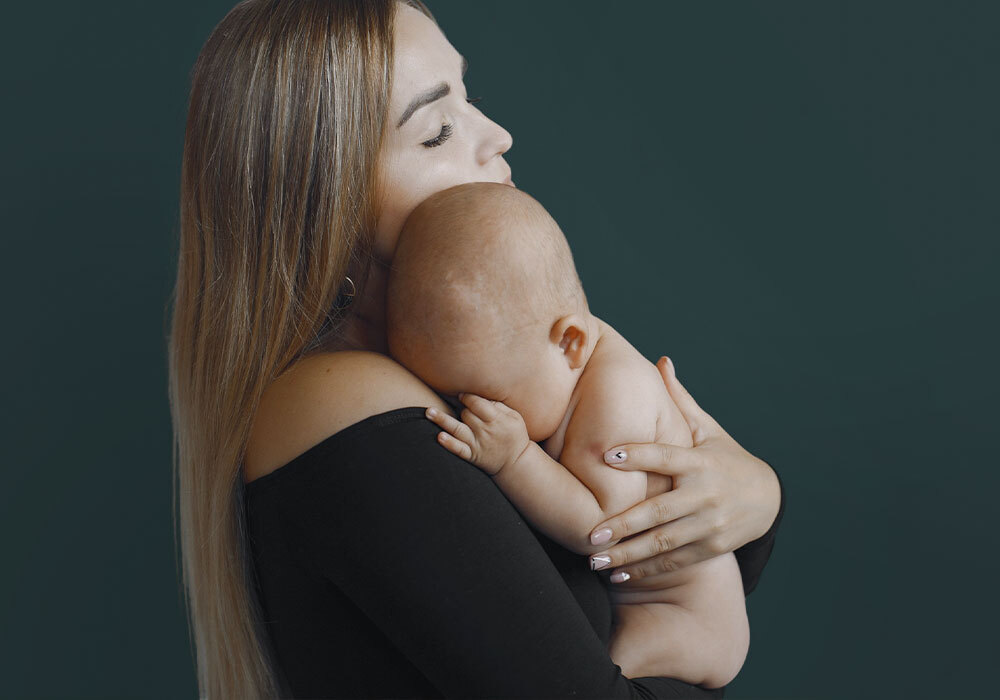 Mamás y bebés en Farmacia Ana Iraizoz en Gorráiz, Navarra