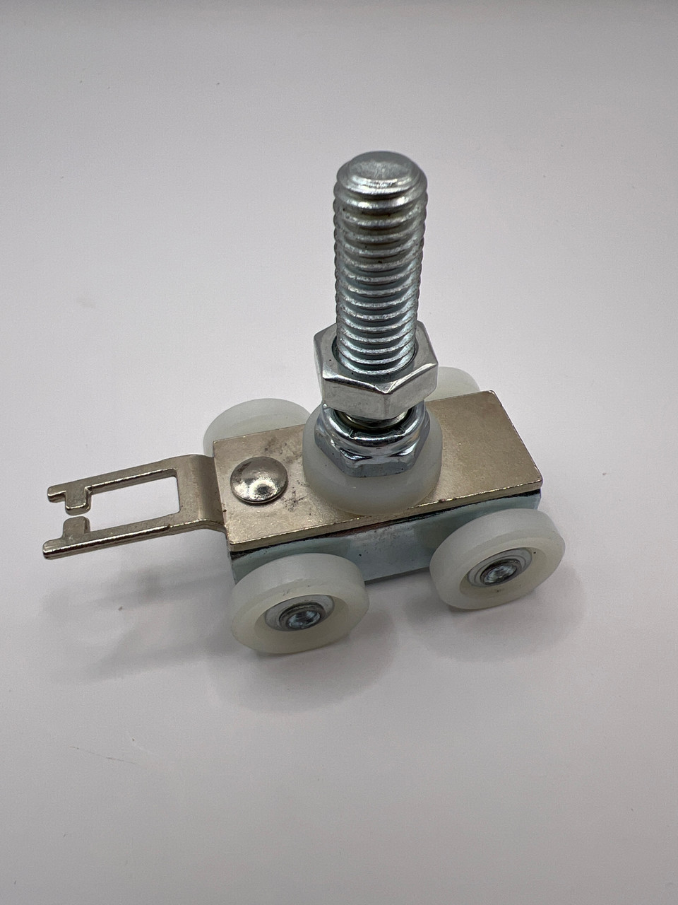 Gate carrier swivel switch key