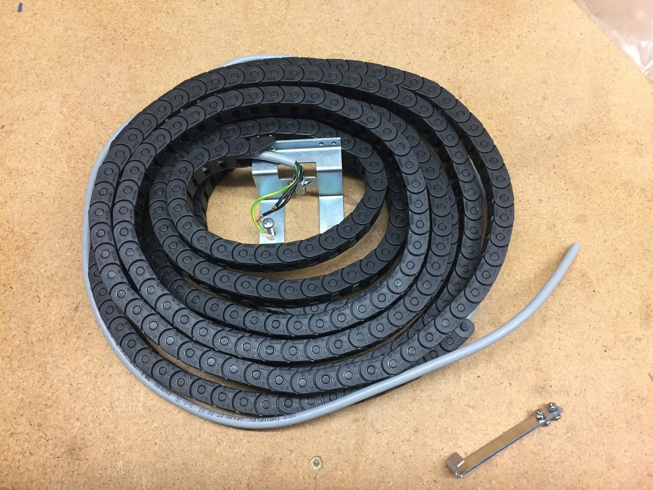 Citia Cable and chain assembly