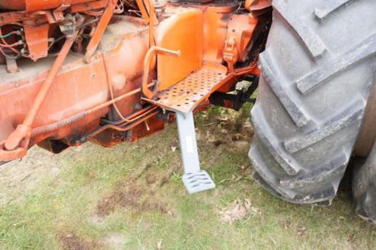 Allis Chalmers D17 Step