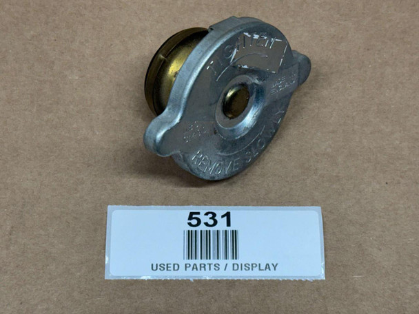 7 PSI Radiator Cap for Allis Chalmers, Case, Ford, IH, John Deere, display