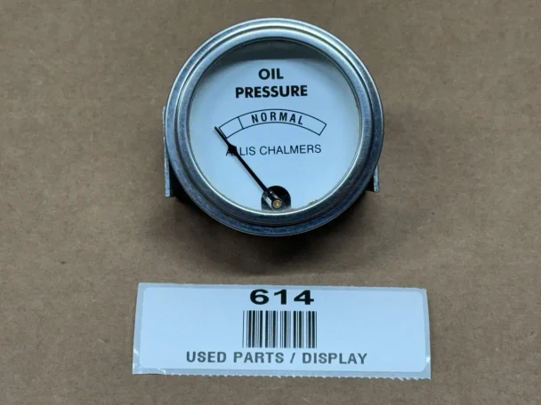 Allis Chalmers Oil Pressure Gauge D10 D12 D14 D15 D17, display showing oil pressure in normal range.