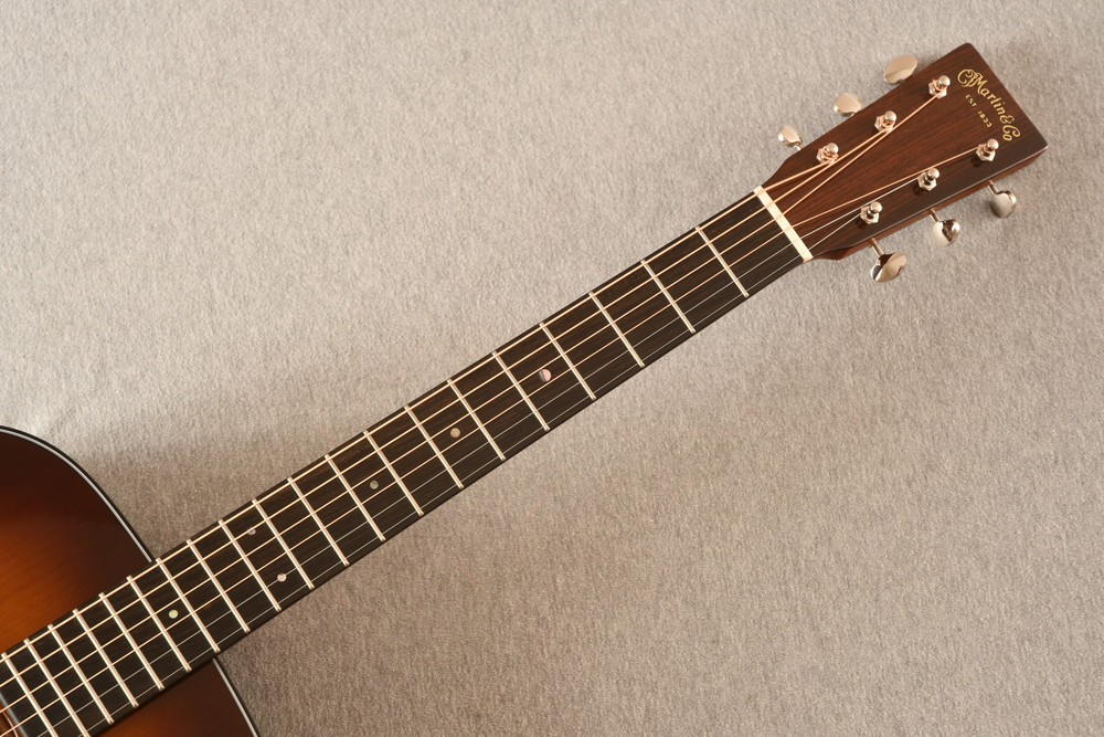 Martin Guitars Inlay Style Top