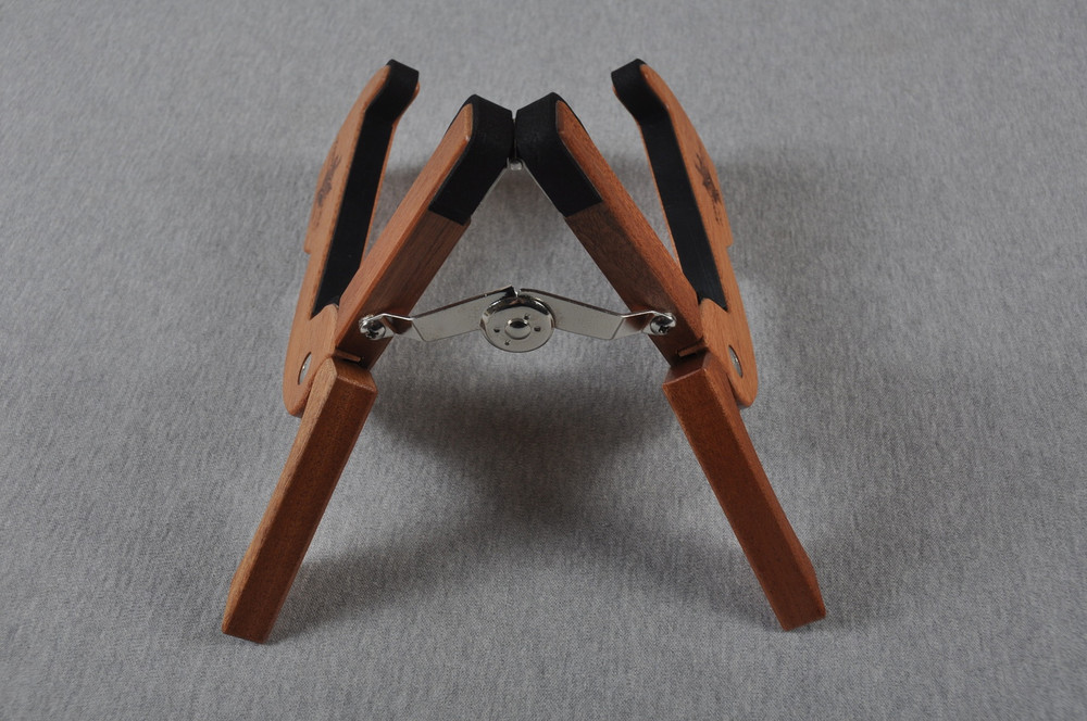 Kamaka Ukulele Stand Fits Soprano, Concert, Tenor, Baritone Uke