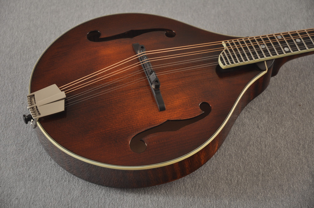 Eastman MD505 Teardrop Mandolin A Style F Holes Solid Spruce Top