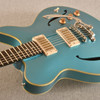 Eastman Romeo LA Hollowbody Archtop Electric Guitar – Blue, Seymour Duncan P-90 - View 8