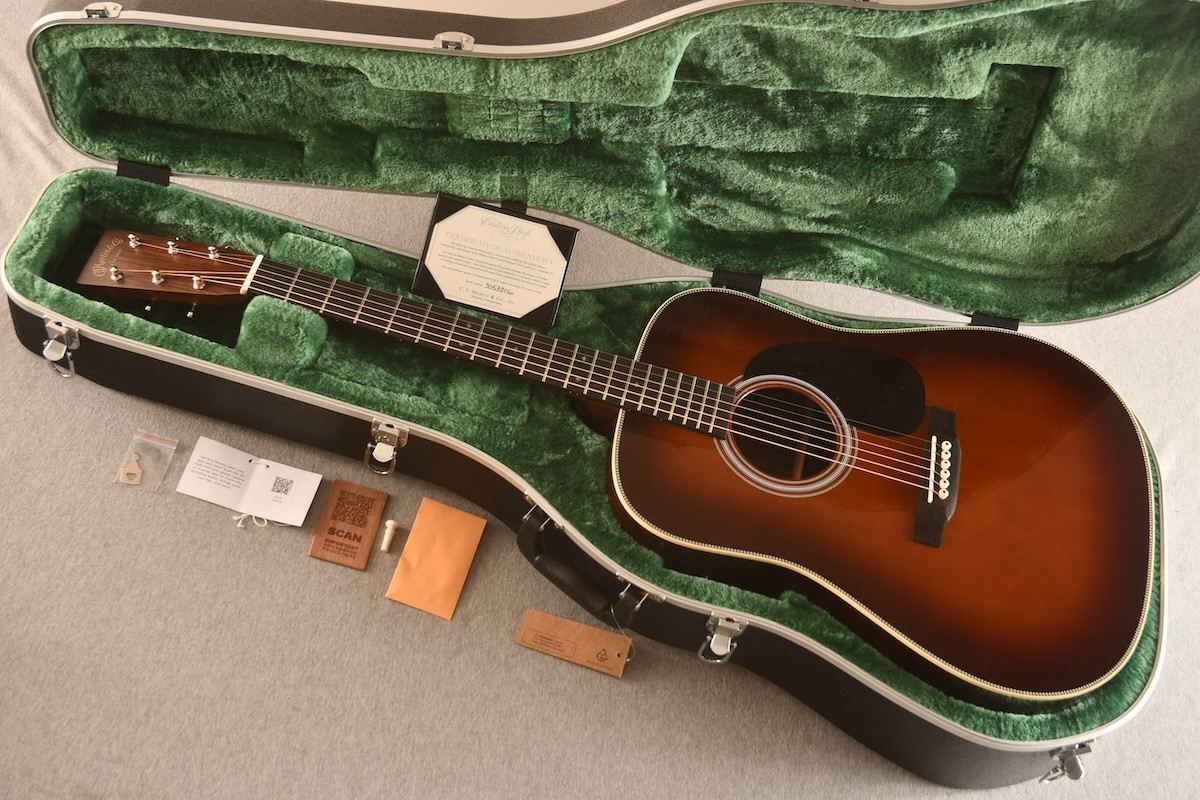 Martin Custom Shop HD-28 (1 11/16 Nut) #3053206 — Ambertone