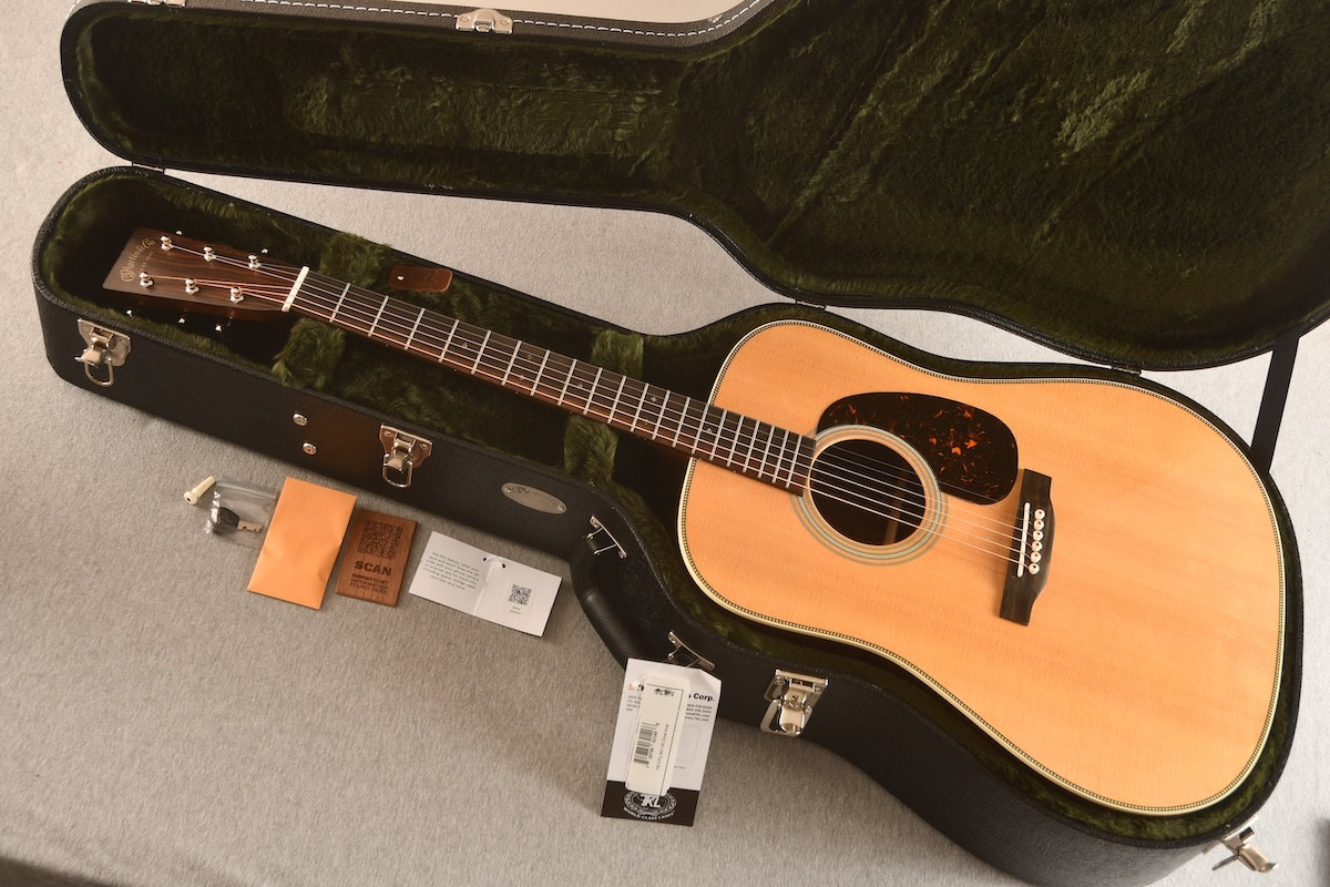 Martin Super HD-28 #3025387 — Dreadnought Acoustic Guitar