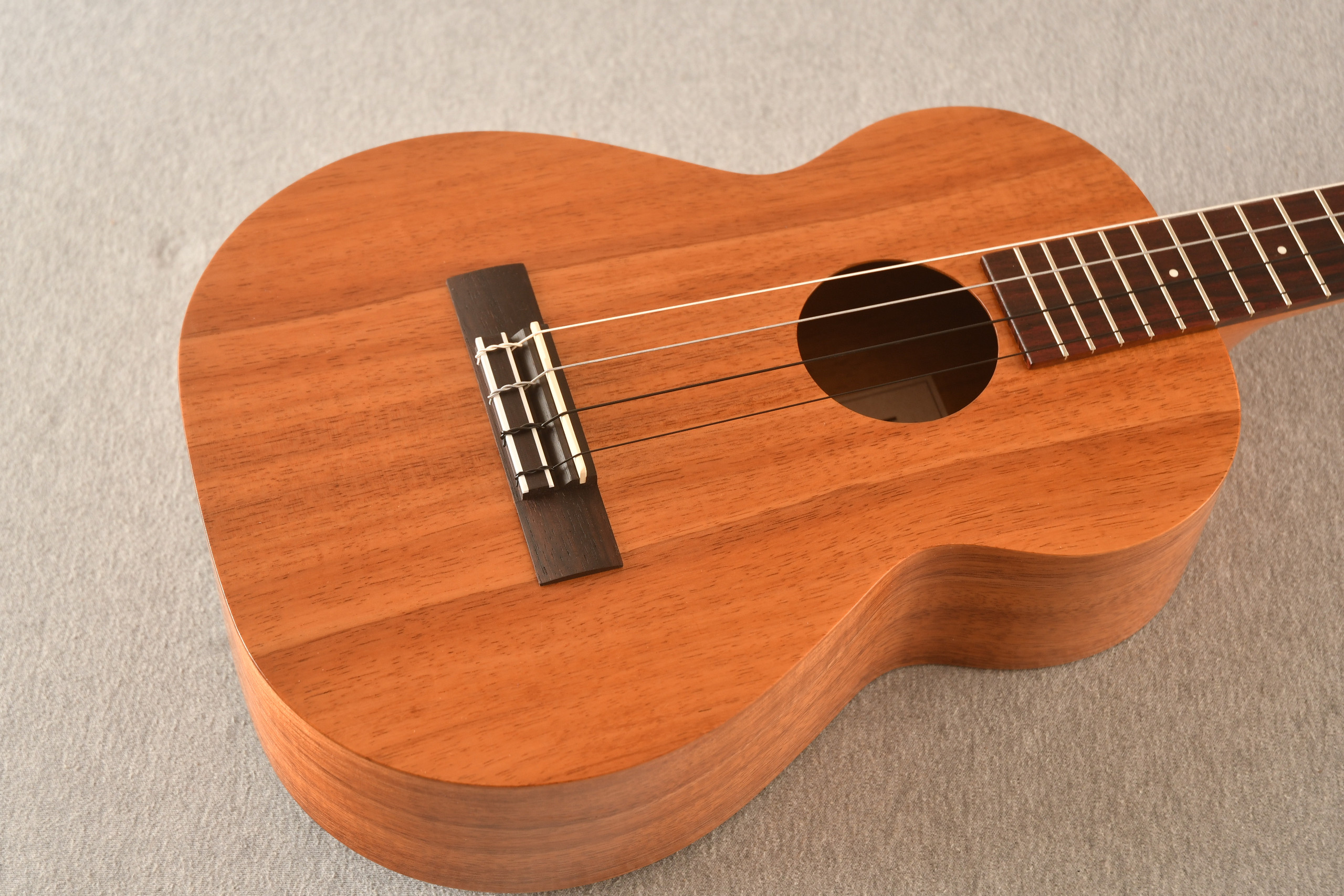 Kamaka Ukulele Dealer Reno's Music in Fishers, Indiana