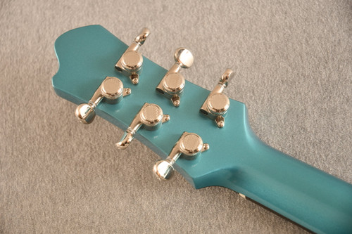 Eastman Romeo LA Hollowbody Archtop Electric Guitar – Blue, Seymour Duncan P-90 - View 4