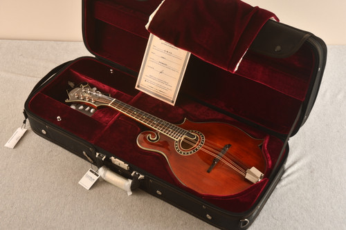 Eastman Mandolin MD814 F Style Oval Sound Hole Solid Adi Top - View 3