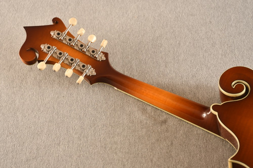 Eastman MD615 Goldburst Electric Mandolin F Style With K&K Pickup - View 4