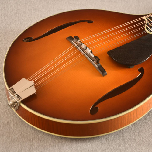 Eastman MDO605 Octave Mandolin Acoustic Electric – Solid Spruce & Maple - View 3