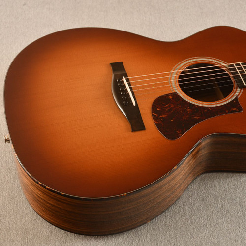 Eastman AC222CE-DLX-GB Grand Auditorium Acoustic Electric Guitar – Gloss Burst, Sitka Spruce & Ovangkol