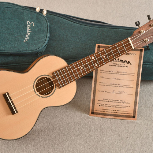 Eastman EU2C Concert Ukulele – Solid Sitka Spruce Top, Ovangkol Back & Sides - View 2