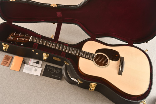 Martin Custom Shop D 18 Style Adirondack Full Thickness V Neck RW Binding #2978813 - Case
