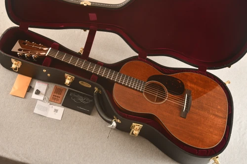 Martin Custom Shop 000 12 Fret All Flamed Mahogany #2978814 - Case