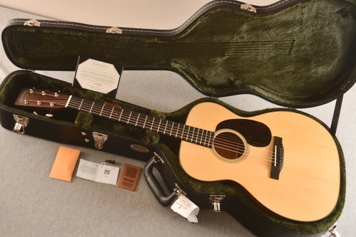 Martin Custom Shop 000-18 Adirondack (1 11/16 Nut) #3053209 — Small Body Acoustic