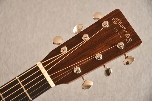 Martin Custom Shop D-18 (1 11/16 Nut) #3053201 — Dreadnought - View 5