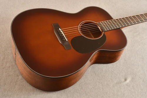 Martin Custom Shop 000-18 Adirondack (1 11/16 Nut) #3053210 — Ambertone - View 4