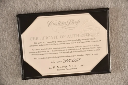 Martin Custom Shop 00-18 Adirondack (1 11/16 Nut) #3053208 — Ambertone - View 3