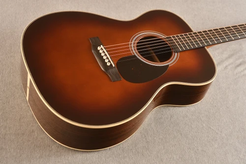 Martin Custom Shop OM-28 Adirondack Ambertone #3049376 — Acoustic Guitar - View 4