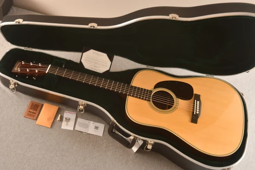 Martin Custom Shop HD-28 Adirondack #3049373 — Dreadnought Acoustic Guitar