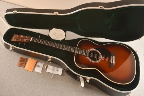 Martin Custom Shop OM-28 (1 11/16 Nut) #3053204 — Ambertone