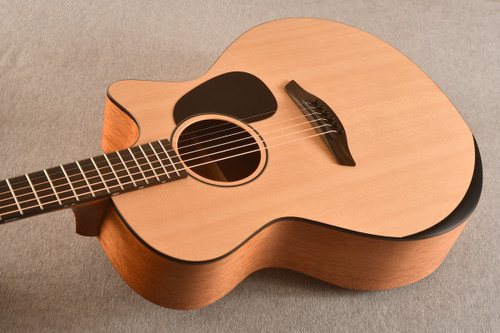 Furch Violet Deluxe Gc-SM #120818 - Top Angle