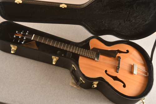Galloup Archtop Spruce Maple #32074 - Case