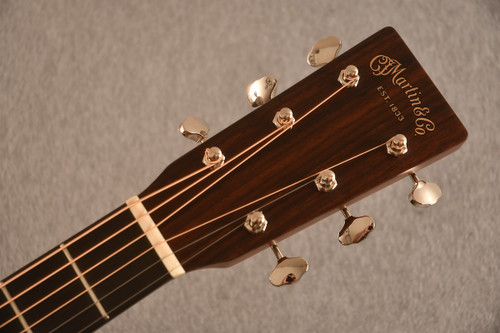 Martin Custom Shop D-18 (1 11/16 Nut) #3073329 — Dreadnought - View 4