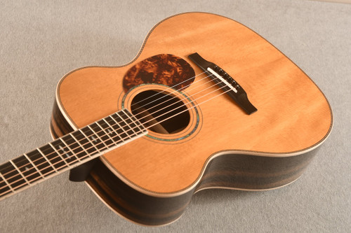 Boucher SG-191-UV Ebony Ultimate + Vintage Pack — Top Angle