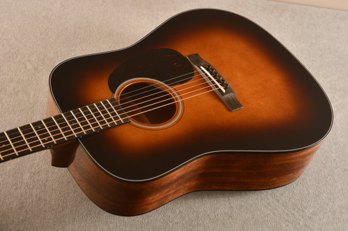 Martin D-18 Sunburst — Top 3