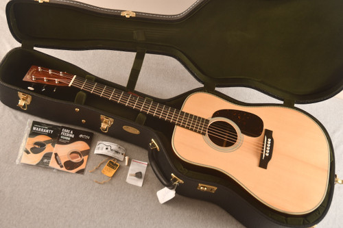 Martin D-28 Authentic 1937 VTS — Case