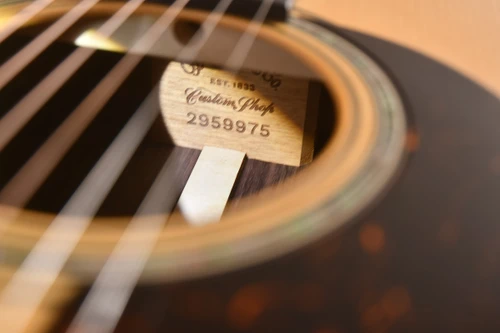 Martin Custom Shop 000-28 (2025) Adirondack 45 Rosette Maple Binding #2959975 — Serial Number