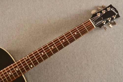 Gibson J-45 Standard (2025) #21295112 — Neck