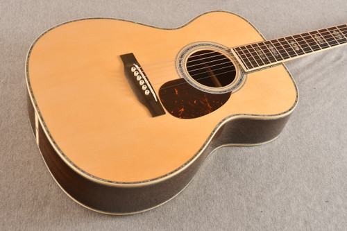 Martin Custom Shop OM-45 Adirondack V Neck (2025)
