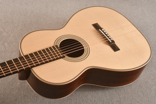 Martin Custom Shop 012-28 Modern Deluxe Adirondack Parlor (2025)