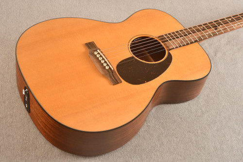 Martin 000-10E Retro Road Series — Acoustic Electric Guitar - View 2