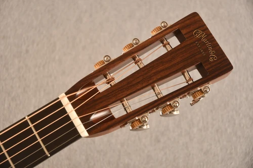Martin Custom Shop 00-28 (12-Fret) Swiss Spruce #3088231 - View 3