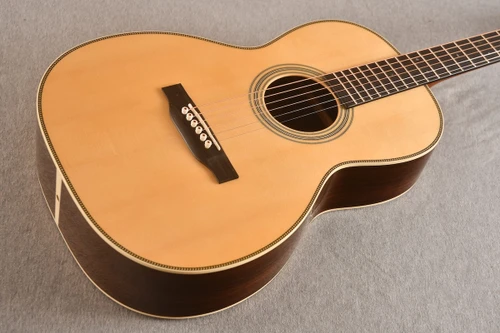 Martin Custom Shop 00-28 (12-Fret) Swiss Spruce #3088231 - View 4